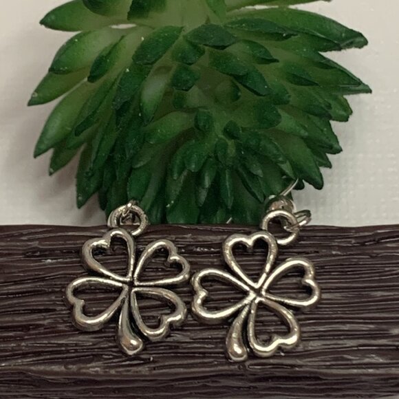 Clover Earring, St. Patrick's Day Earring, Shamrock Earring, Lucky Earring, Gift - Picture 2 of 5
